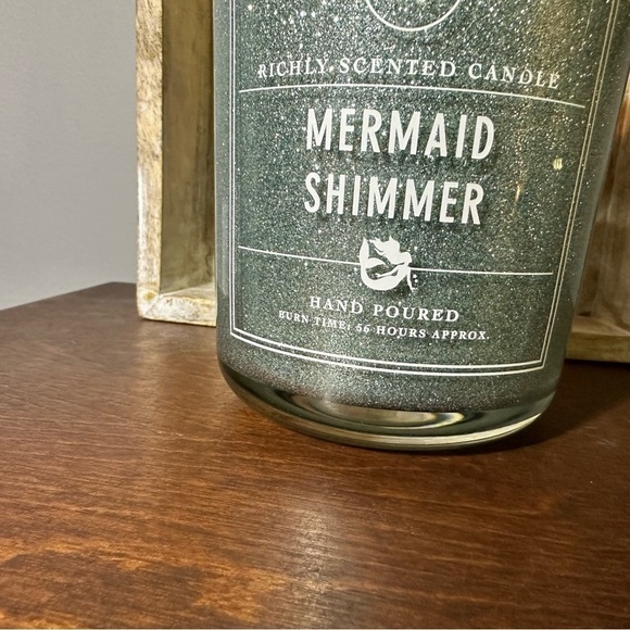 DW HOME MERMAID SHIMMER HAND POURED HIGHLY SCENTED CANDLE - Picture 2 of 5